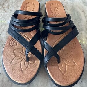 🖤🤎🖤 boc Black and Tan Sandals with Crisscross Straps